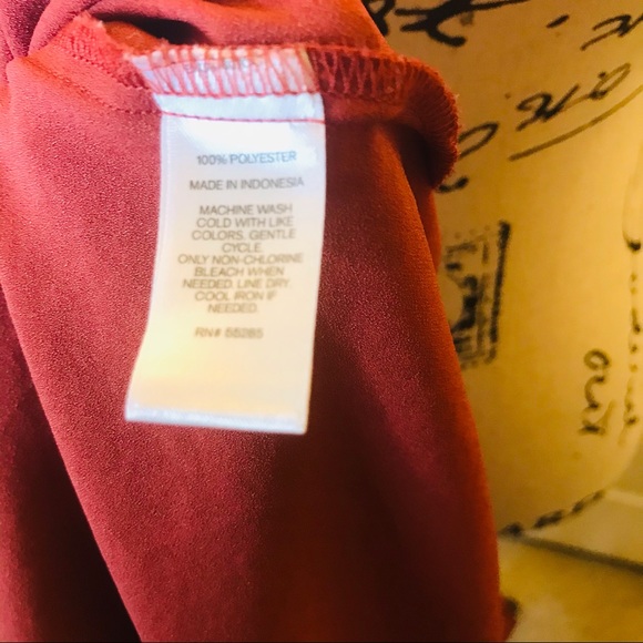 Express Cold-Shoulder rust Button Down - Picture 10 of 10